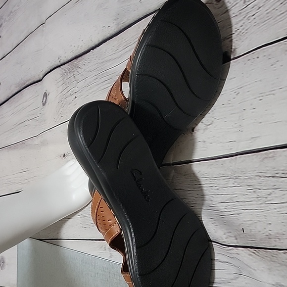 Brown slip on shoes Clark's - Picture 2 of 4